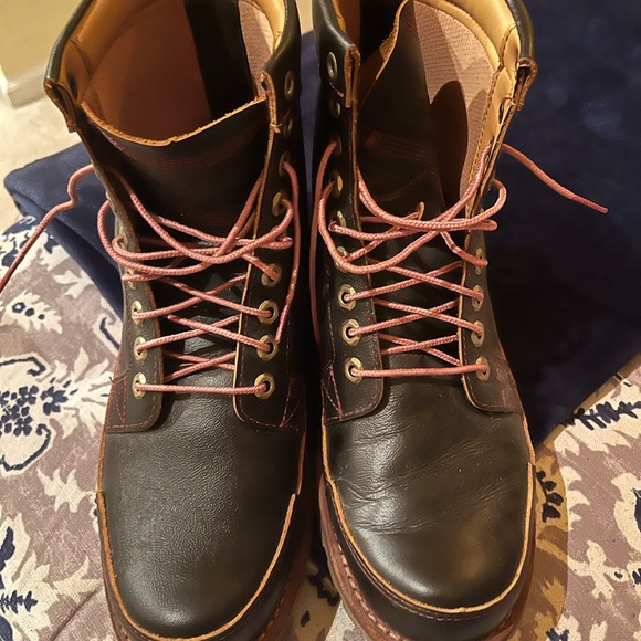 Like New Timberland Hiking Boots made of beautiful fine leather. Size 8. - Picture 1 of 6